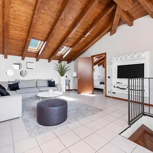 Casacamelia 35, 3 Bdrm With View Acquaseria